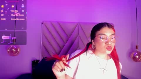 Snapshot of emmaswift1 chatting on 24, 11, 2025 Emma online show from 24, 11, 2025