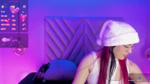 Snapshot of emmaswift1 chatting on 15, 12, 2025 Emma online show from 15, 12, 2025