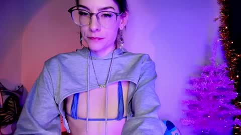 Snapshot of emmaterrestrial chatting on 4, 1, 2025 RH-NEGATIVE GREEN-EYED BAELIEN online show from 4, 1, 2025