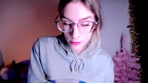 Snapshot of emmaterrestrial chatting on 15, 1, 2025 RH-NEGATIVE GREEN-EYED BAELIEN online show from 15, 1, 2025