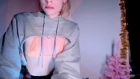 Snapshot of emmaterrestrial chatting on 16, 1, 2025 RH-NEGATIVE GREEN-EYED BAELIEN online show from 16, 1, 2025