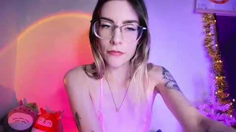 Snapshot of emmaterrestrial chatting on 25, 2, 2025 RH-NEGATIVE GREEN-EYED BAELIEN online show from 25, 2, 2025