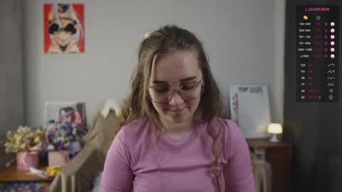 Snapshot of emmatiny chatting on 18, 3, 2026 Mia online show from 18, 3, 2026