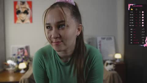 Snapshot of emmatiny chatting on 16, 4, 2026 Mia online show from 16, 4, 2026