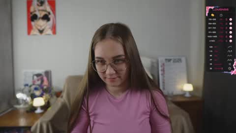 Snapshot of emmatiny chatting on 19, 4, 2026 Mia online show from 19, 4, 2026