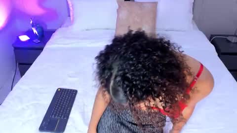 Snapshot of emmawiilliams chatting on 20, 11, 2025 EMMAWILIAMS online show from 20, 11, 2025