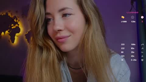 Snapshot of emmi_rosee chatting on 5, 3, 2025 Miss Emmi online show from 5, 3, 2025