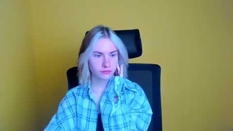 Snapshot of emmi_rossum chatting on 10, 9, 2025 Emmi online show from 10, 9, 2025