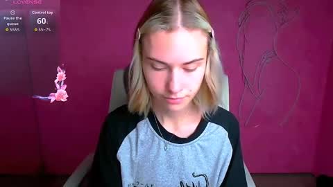 Snapshot of emmi_rossum chatting on 6, 10, 2025 Emmi online show from 6, 10, 2025
