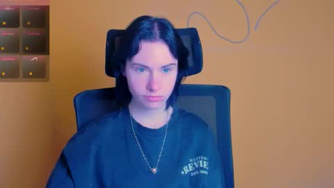 Snapshot of emmi_rossum chatting on 27, 4, 2026 Emmi online show from 27, 4, 2026