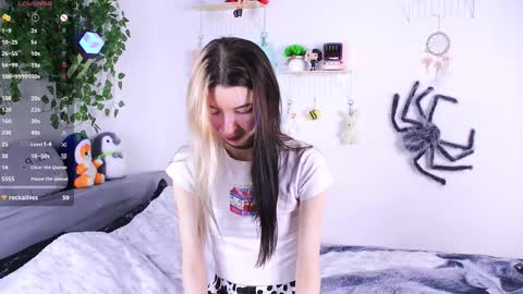 emmie_everly online show from 16, 12, 2025