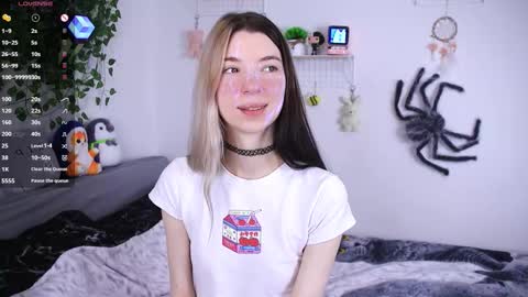 Snapshot of emmie_everly chatting on 19, 12, 2025 emmie_everly online show from 19, 12, 2025