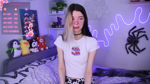 Snapshot of emmie_everly chatting on 3, 3, 2026 emmie_everly online show from 3, 3, 2026