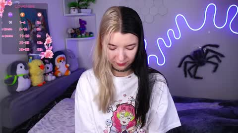 Snapshot of emmie_everly chatting on 9, 4, 2026 emmie_everly online show from 9, 4, 2026