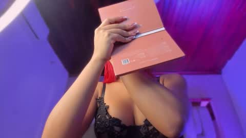 Snapshot of emmily_savage chatting on 11, 3, 2026 online show from 11, 3, 2026