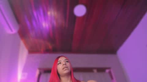 Snapshot of emmily_savage chatting on 13, 4, 2026 online show from 13, 4, 2026