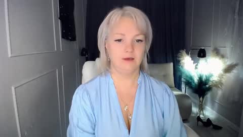 Snapshot of emmmam chatting on 24, 10, 2025 emmmam online show from 24, 10, 2025