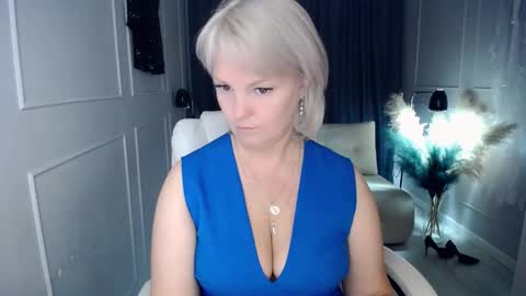 Snapshot of emmmam chatting on 26, 10, 2025 emmmam online show from 26, 10, 2025