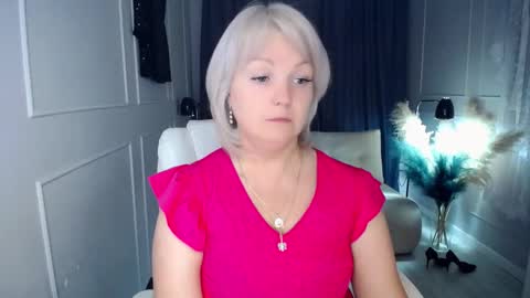 Snapshot of emmmam chatting on 28, 10, 2025 emmmam online show from 28, 10, 2025