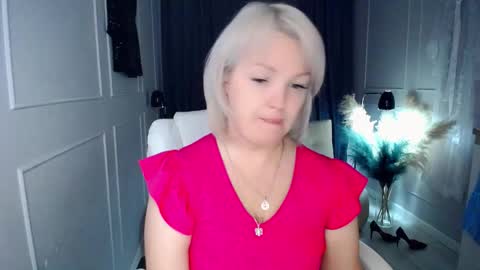 Snapshot of emmmam chatting on 1, 11, 2025 emmmam online show from 1, 11, 2025