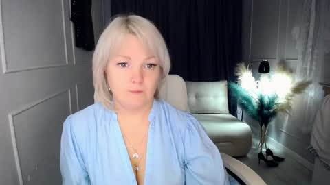 Snapshot of emmmam chatting on 7, 11, 2025 emmmam online show from 7, 11, 2025