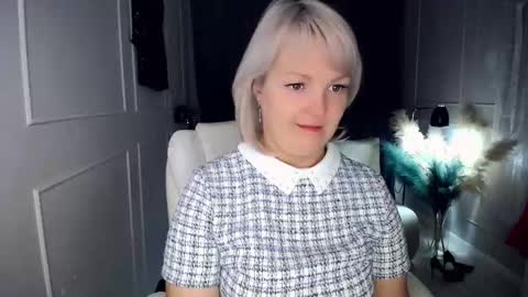 Snapshot of emmmam chatting on 18, 11, 2025 emmmam online show from 18, 11, 2025