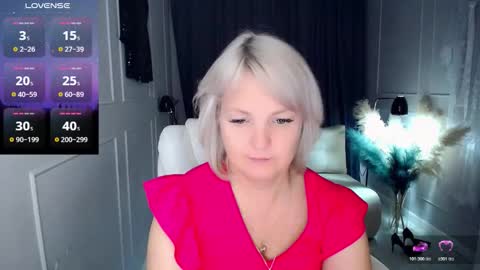 Snapshot of emmmam chatting on 19, 11, 2025 emmmam online show from 19, 11, 2025