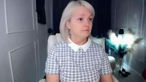 Snapshot of emmmam chatting on 21, 11, 2025 emmmam online show from 21, 11, 2025