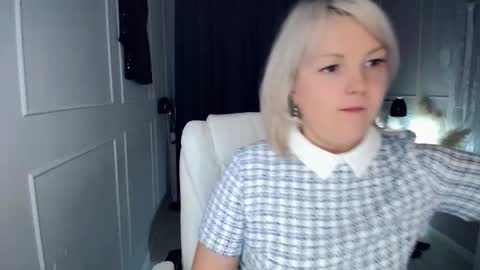 Snapshot of emmmam chatting on 26, 11, 2025 emmmam online show from 26, 11, 2025