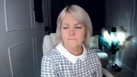 Snapshot of emmmam chatting on 26, 11, 2025 emmmam online show from 26, 11, 2025