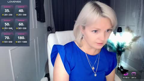 Snapshot of emmmam chatting on 27, 11, 2025 emmmam online show from 27, 11, 2025