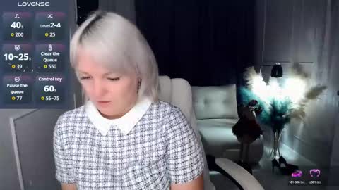 Snapshot of emmmam chatting on 1, 12, 2025 emmmam online show from 1, 12, 2025