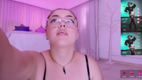 Emmy Walker online show from 22, 2, 2025