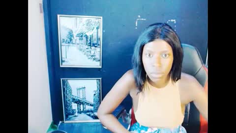 Snapshot of emmybae69 chatting on 14, 10, 2025 emma online show from 14, 10, 2025
