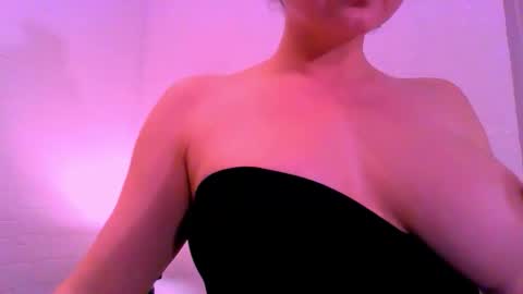 Snapshot of empierce chatting on 30, 5, 2026 M online show from 30, 5, 2026