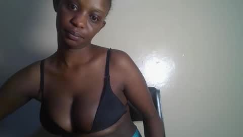 Snapshot of empress_emma chatting on 6, 4, 2026 empress_emma online show from 6, 4, 2026
