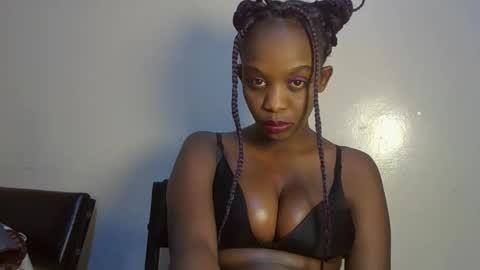 Snapshot of empress_emma chatting on 16, 4, 2026 empress_emma online show from 16, 4, 2026