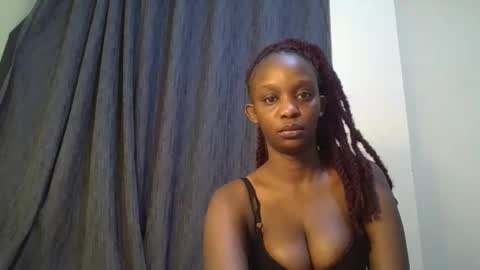 Snapshot of empress_emma chatting on 20, 4, 2026 empress_emma online show from 20, 4, 2026