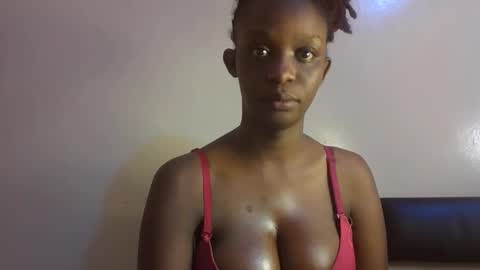 Snapshot of empress_emma chatting on 1, 5, 2026 empress_emma online show from 1, 5, 2026