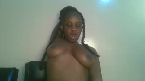 Snapshot of empress_emma chatting on 2, 5, 2026 empress_emma online show from 2, 5, 2026
