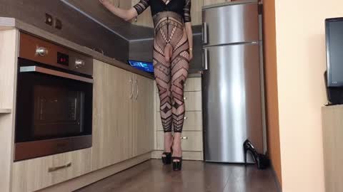 Empress Sara  online show from 8, 2, 2025