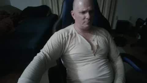 Snapshot of emsguy1 chatting on 20, 4, 2026 Matt online show from 20, 4, 2026