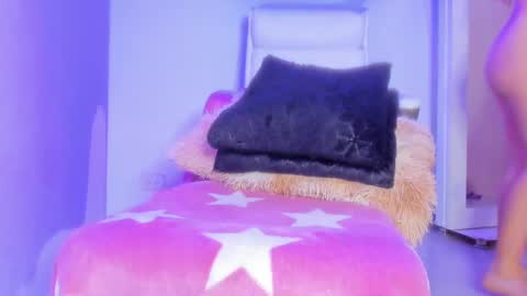 Snapshot of emy_colee chatting on 15, 1, 2025 Emy online show from 15, 1, 2025