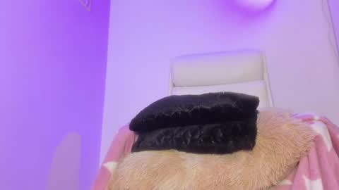 Snapshot of emy_colee chatting on 16, 1, 2025 Emy online show from 16, 1, 2025