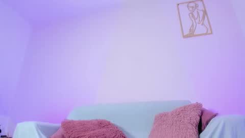 Snapshot of emy_colee chatting on 4, 3, 2025 Emy online show from 4, 3, 2025