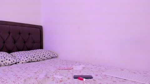 Emiliana online show from 1, 2, 2025