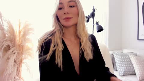 emyconneer online show from 5, 12, 2024