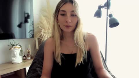 emyconneer online show from 6, 12, 2024