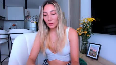 emyconneer online show from 9, 1, 2025