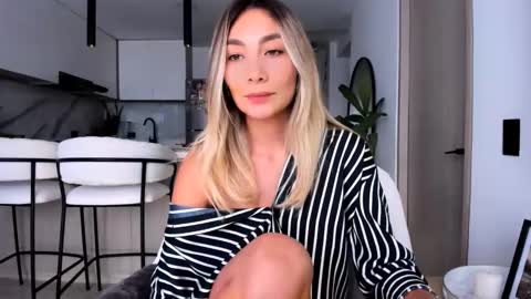 emyconneer online show from 22, 2, 2025